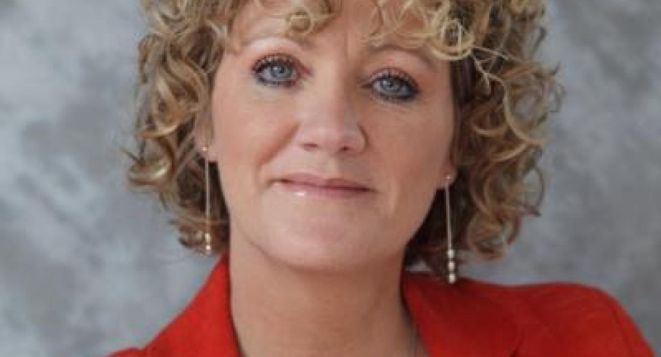 Paula Wynne is an award-winning entrepreneur and author of two best-selling business books, Create A Successful Website and Pimp My Site, and an award-winning novelist.